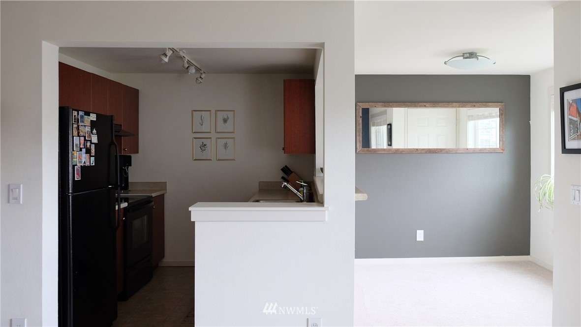 12404 East Gibson Road, Unit J205 Everett, WA 98204 - Photo 8 of 25