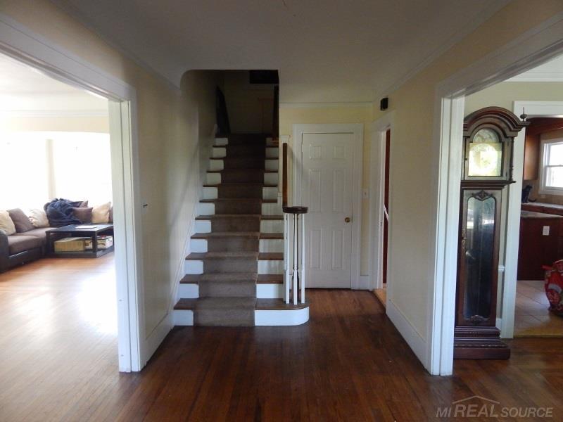 1425 Buckingham Road Grosse Pointe Park, MI 48230 - Photo 2 of 29