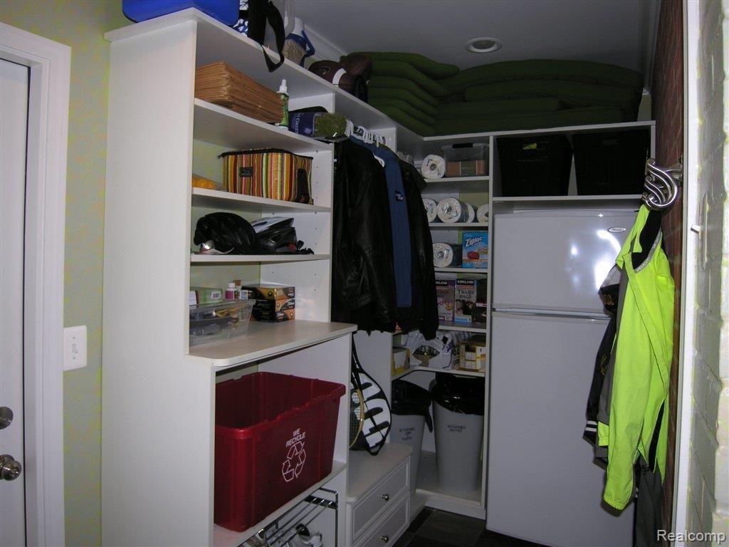 44 Renaud Road Grosse Pointe, MI 48236 - Photo 12 of 25 DSCN8229.JPG