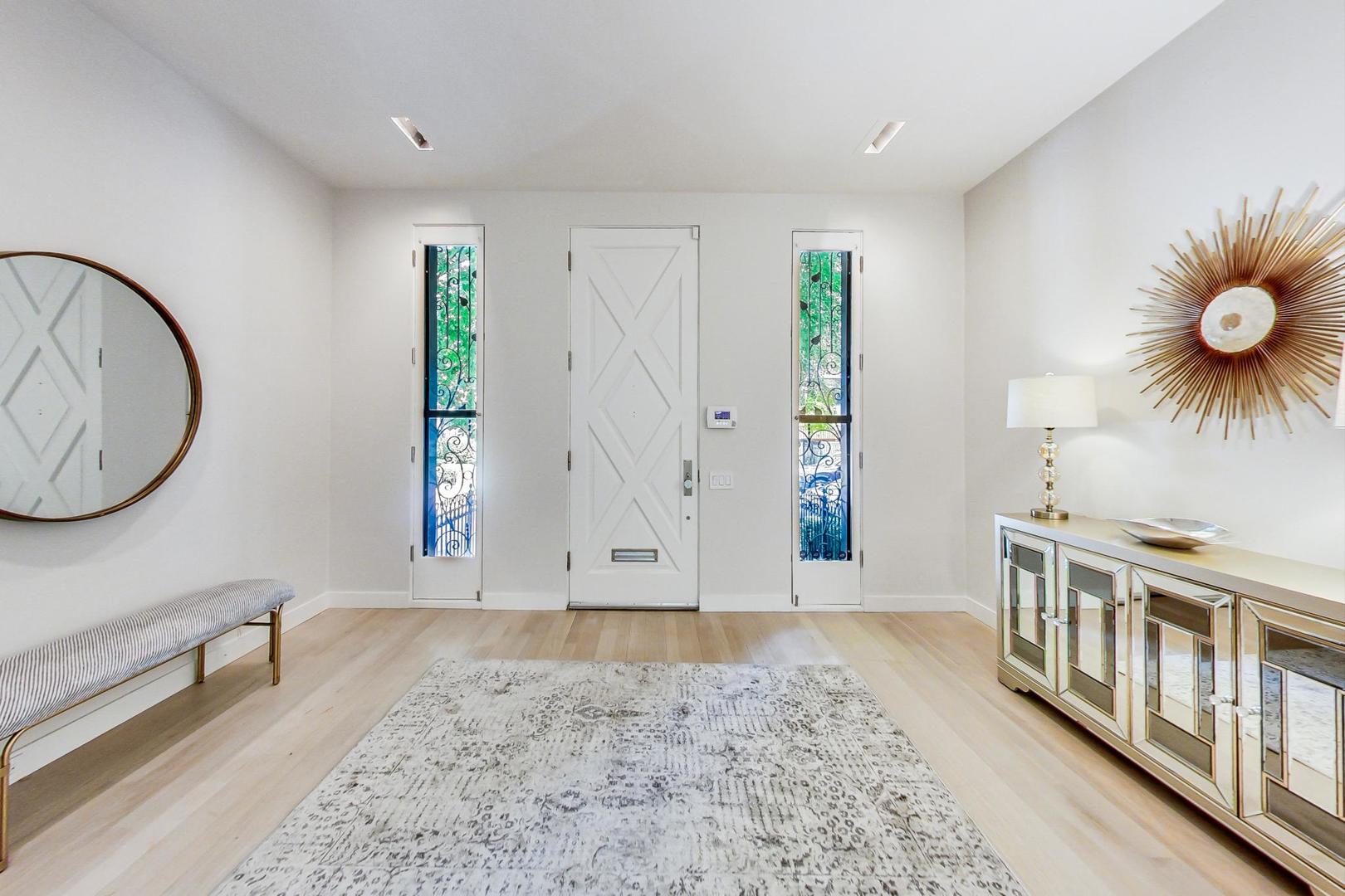 17 East Scott Street Chicago, IL 60610 - Photo 3 of 39