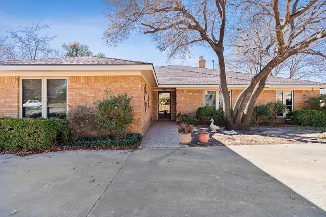 $430,000 | 75 Country Club Drive, Canyon, TX 79015