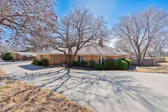 $430,000 | 75 Country Club Drive, Canyon, TX 79015