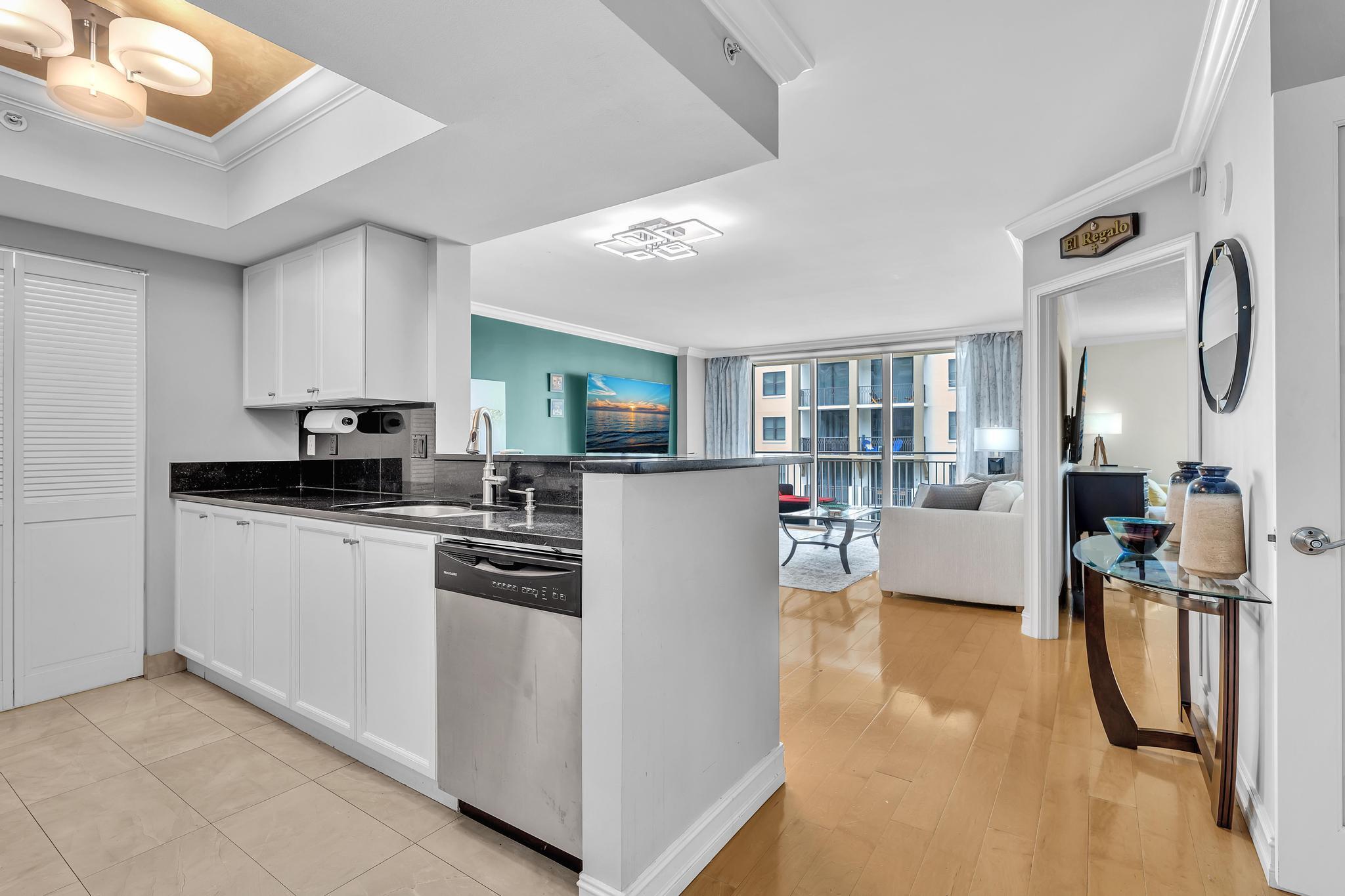 99 Southeast Mizner Boulevard, Unit 637 Boca Raton, FL 33432 - Photo 3 of 58 FPP00041