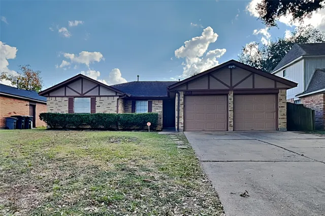 $2,000 | 5315 Derbyshire Drive, Katy, TX 77493
