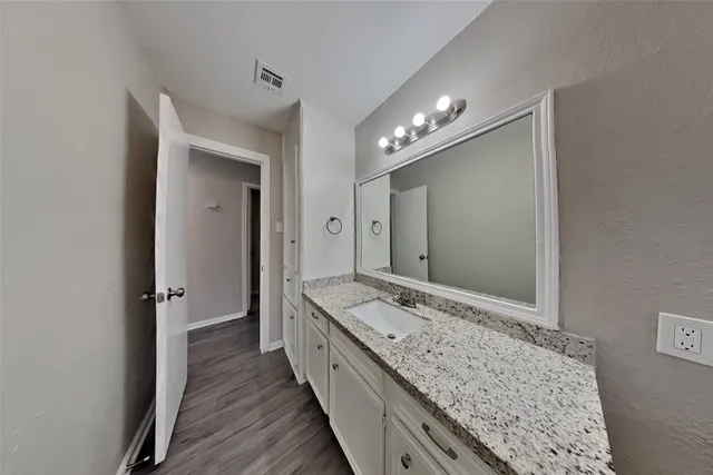 $2,000 | 5315 Derbyshire Drive, Katy, TX 77493