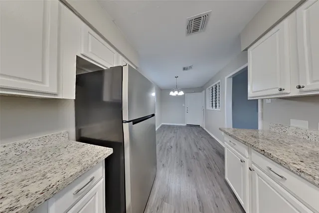 $2,000 | 5315 Derbyshire Drive, Katy, TX 77493