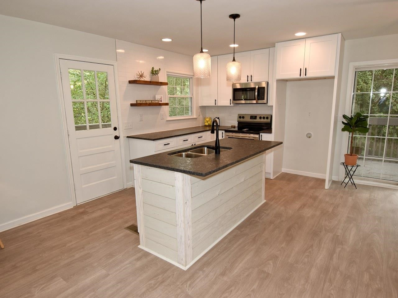6041 Bellow Street Raleigh, NC 27609 - Photo 8 of 28 Photo 8