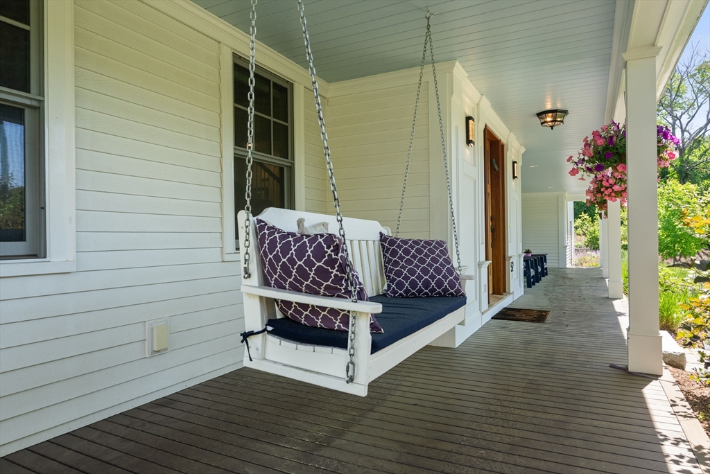 52 Goodman's Hill Road Sudbury, MA 01776 - Photo 3 of 41