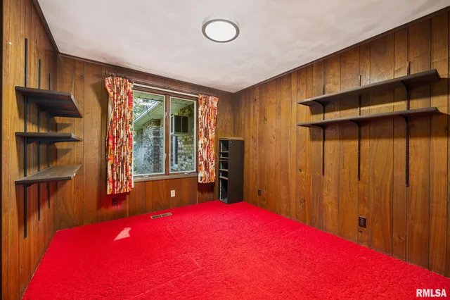 $429,900 | 284 Grimm Road, Congerville, IL 61729