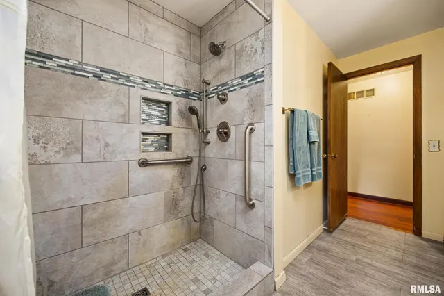 $429,900 | 284 Grimm Road, Congerville, IL 61729