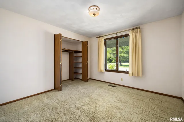 $429,900 | 284 Grimm Road, Congerville, IL 61729