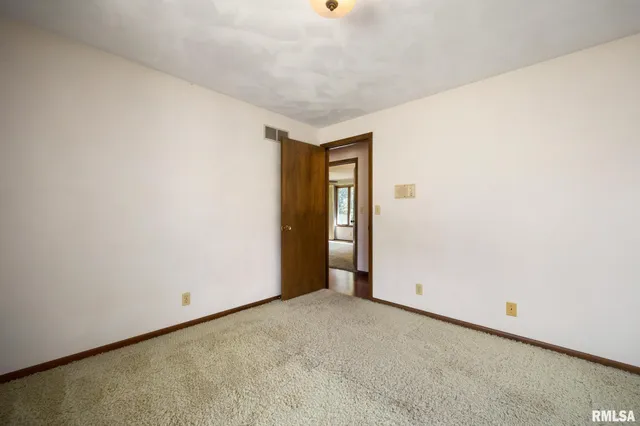 $429,900 | 284 Grimm Road, Congerville, IL 61729