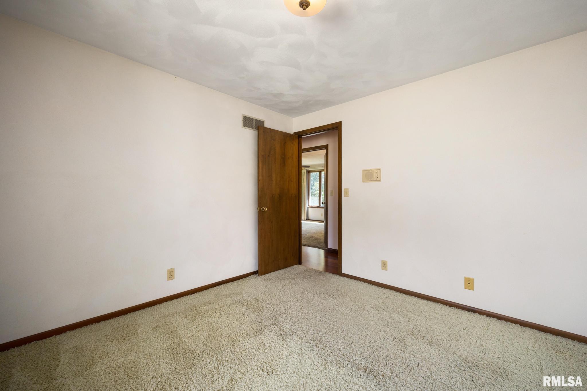 284 Grimm Road Congerville, IL 61729 - Photo 19 of 39