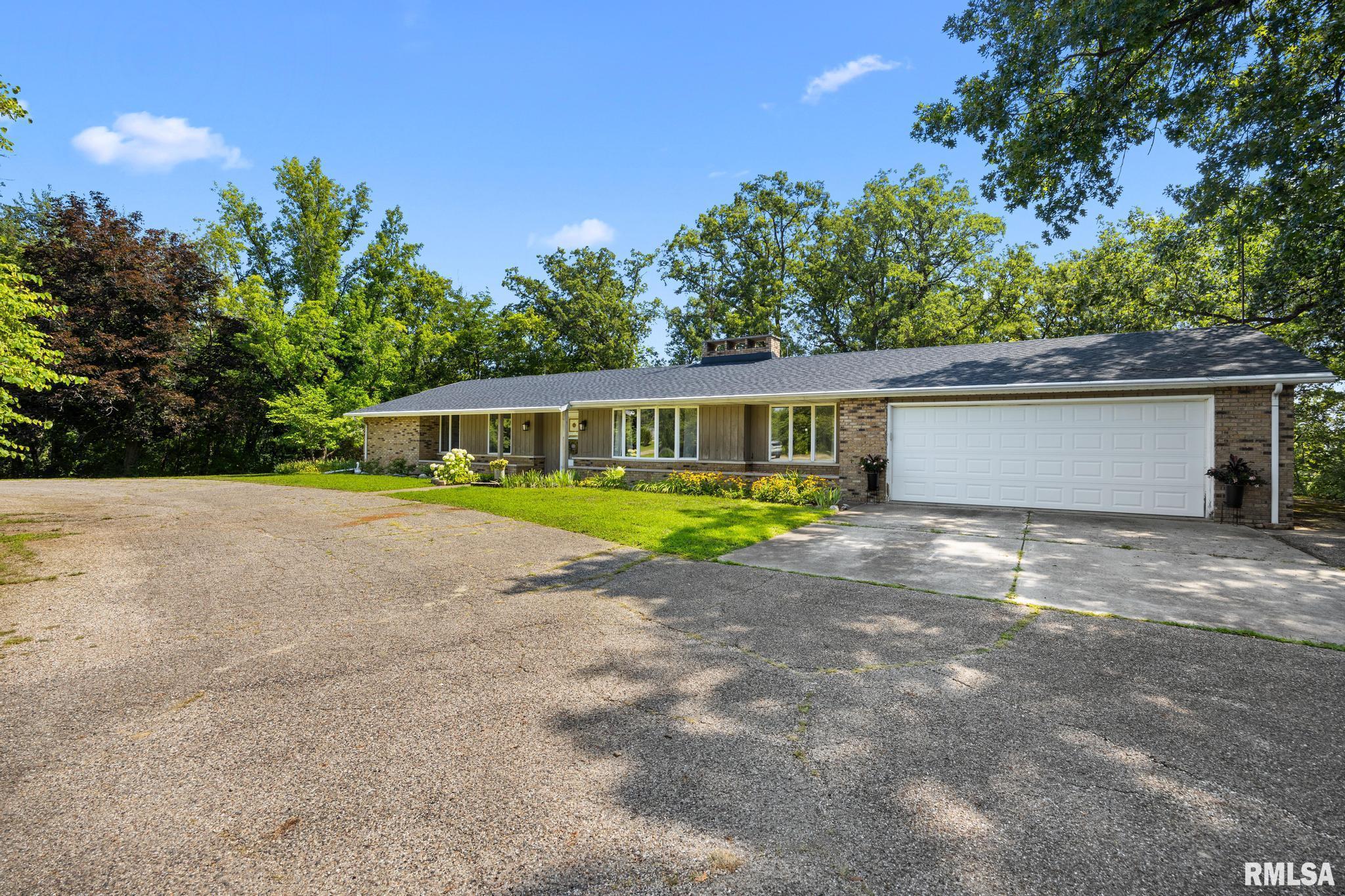 284 Grimm Road Congerville, IL 61729 - Photo 2 of 39