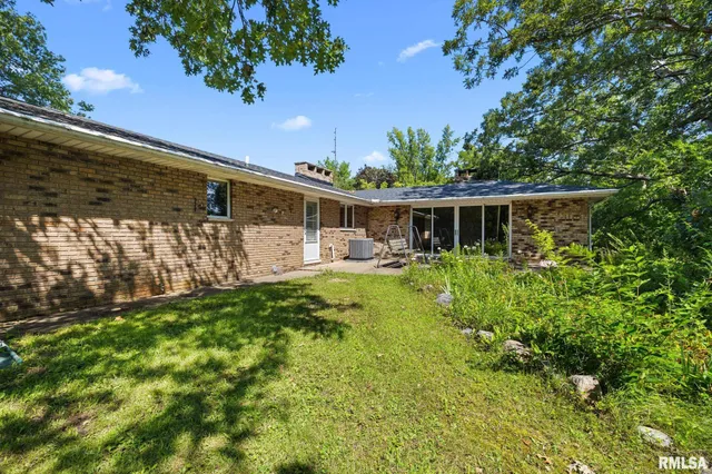 $429,900 | 284 Grimm Road, Congerville, IL 61729