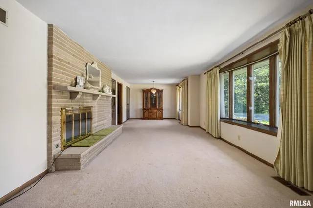 $429,900 | 284 Grimm Road, Congerville, IL 61729