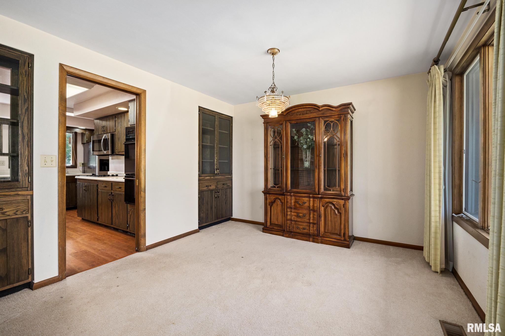 284 Grimm Road Congerville, IL 61729 - Photo 9 of 39