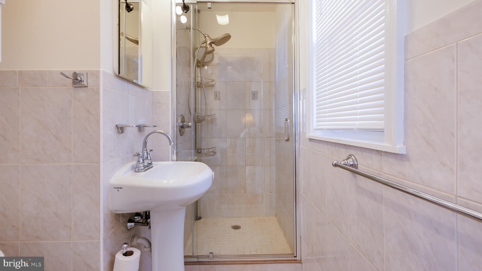1711 Danforth Street Philadelphia, PA 19152 - Photo 14 of 25 Gallery Image 14