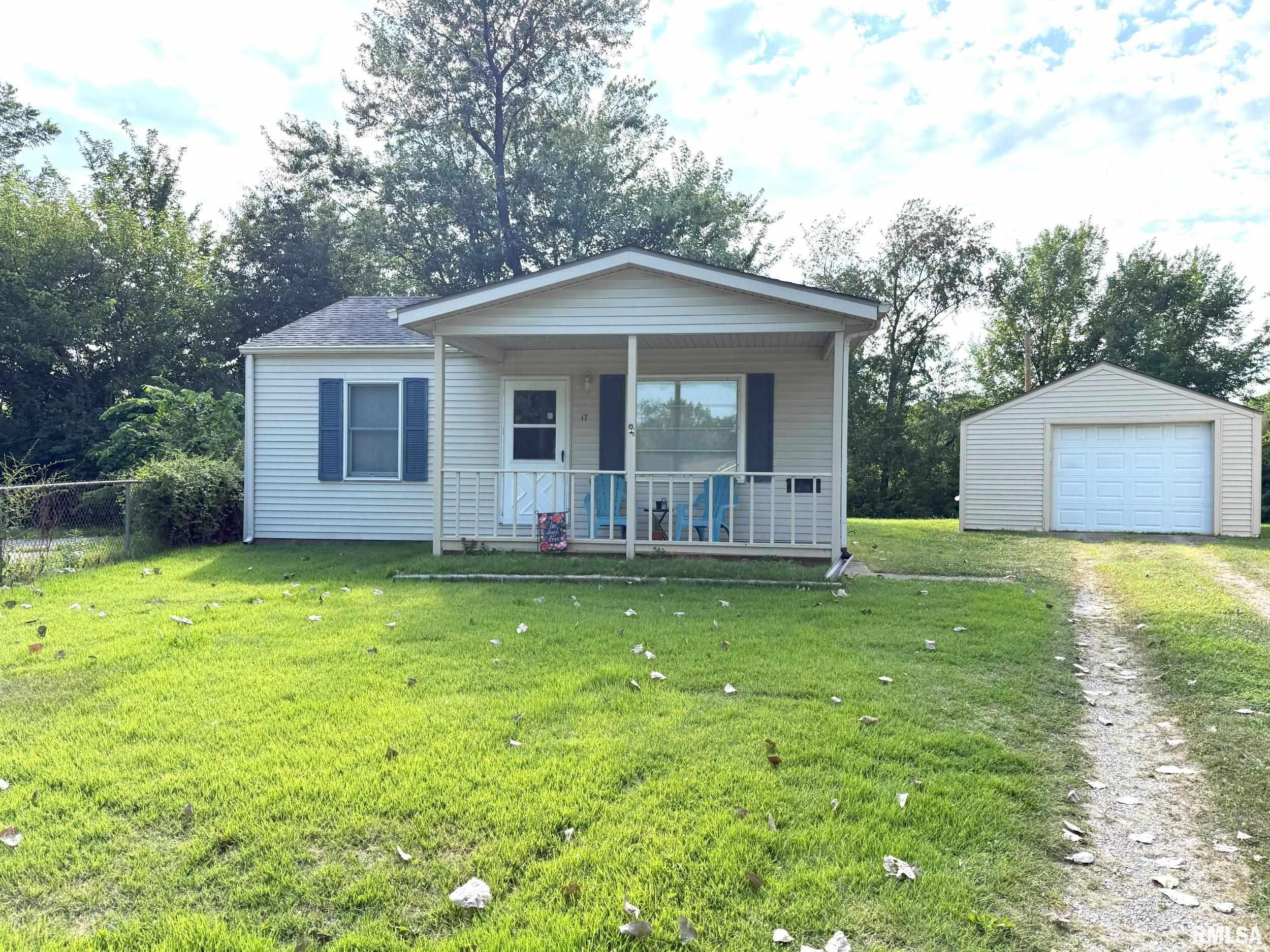 17 Lilac Lane Springfield, IL 62702 - Photo 1 of 14 Gallery Image 1