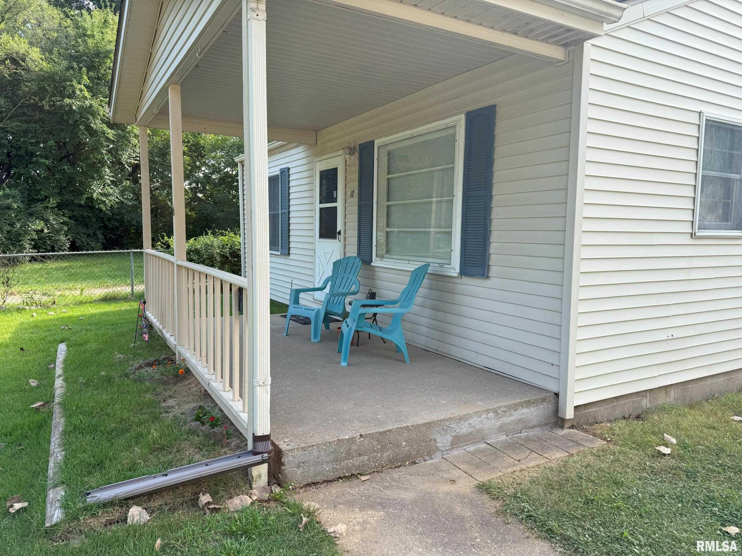 17 Lilac Lane Springfield, IL 62702 - Photo 2 of 14 Gallery Image 2