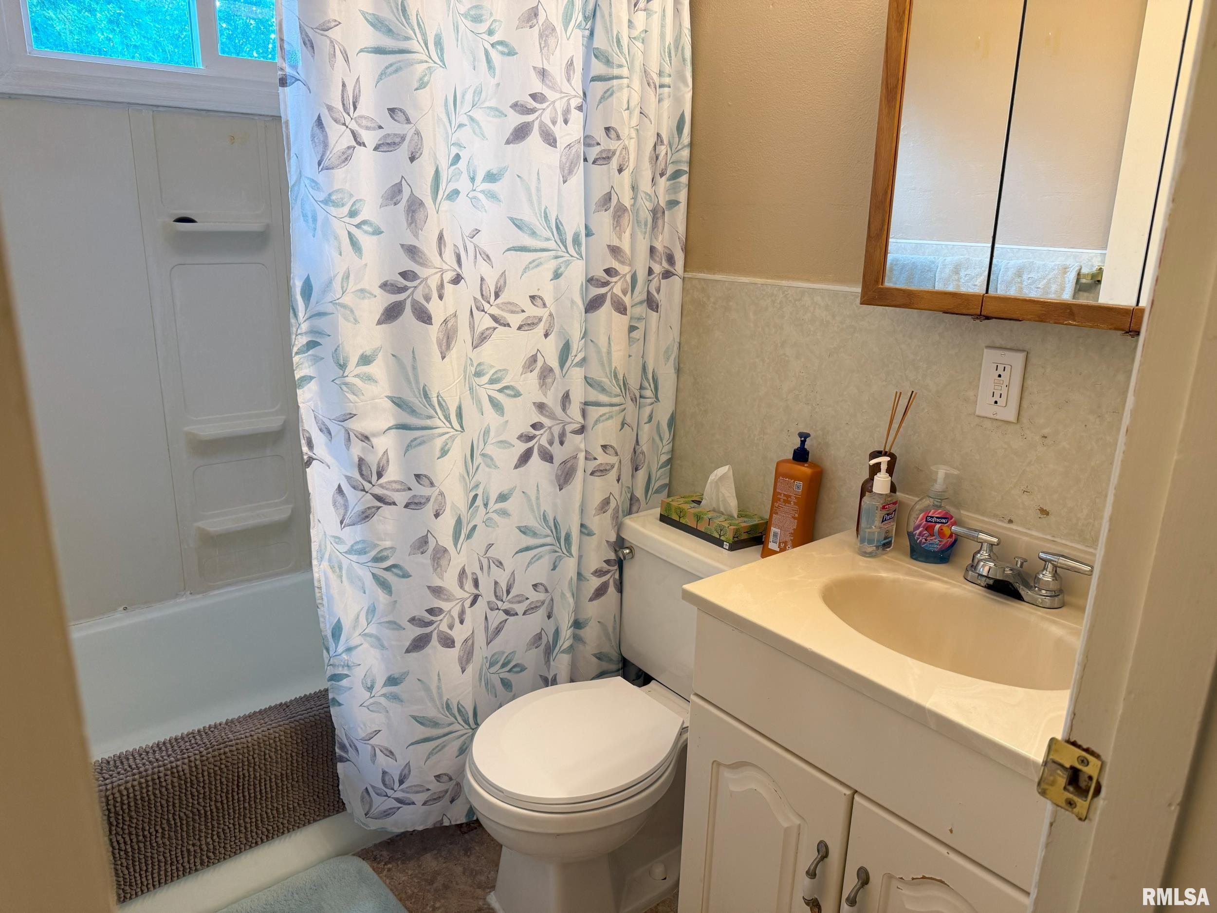 17 Lilac Lane Springfield, IL 62702 - Photo 10 of 14 Gallery Image 10