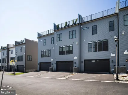 $1,225,000 | 353 Horseshoe Trail, Newtown Square, PA 19073