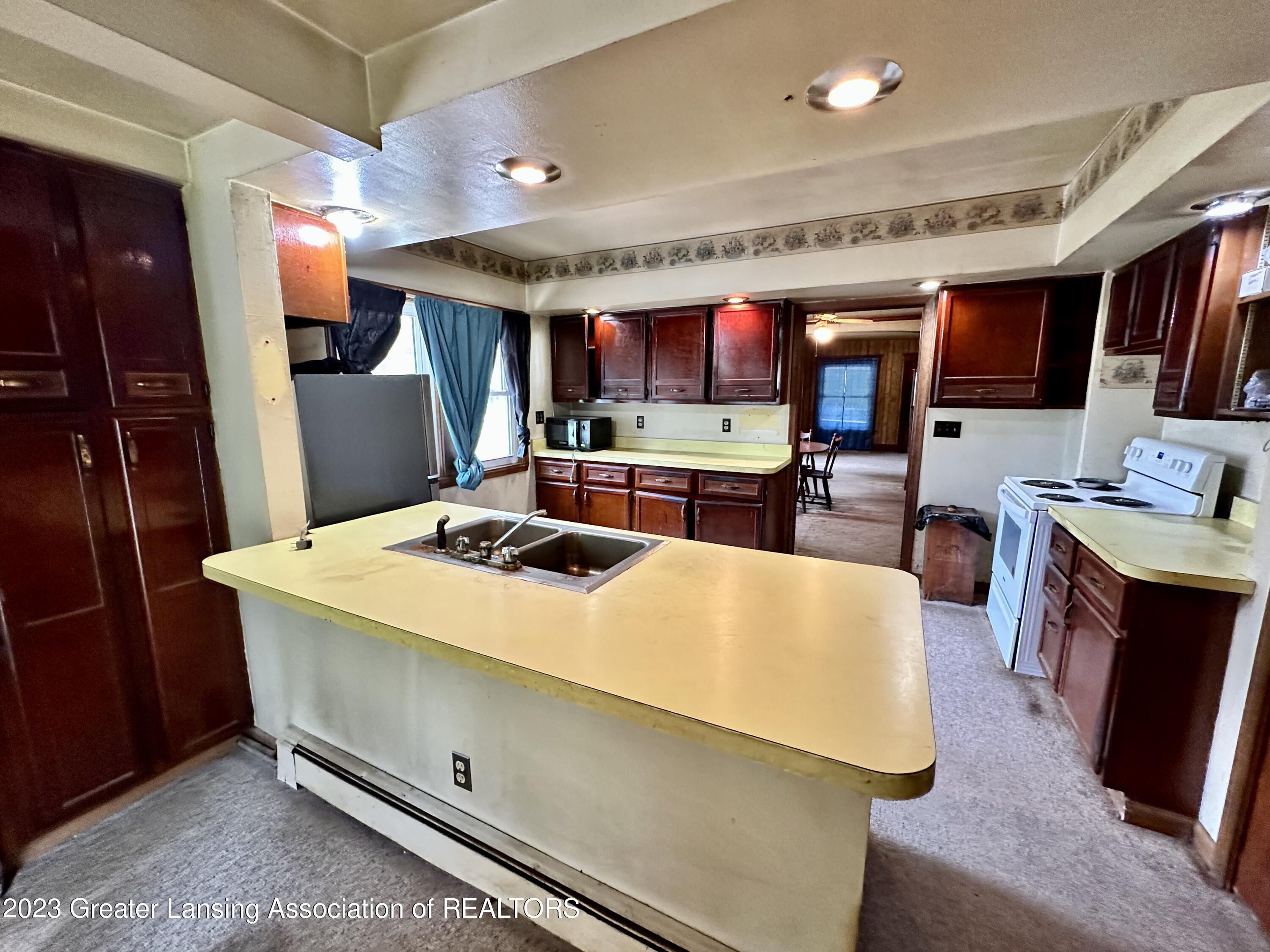 1214 West Valley Road Lansing, MI 48906 - Photo 11 of 23 IMG_3062
