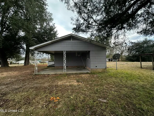 $63,500 | 633 Jefferson Street, New Hebron, MS 39140