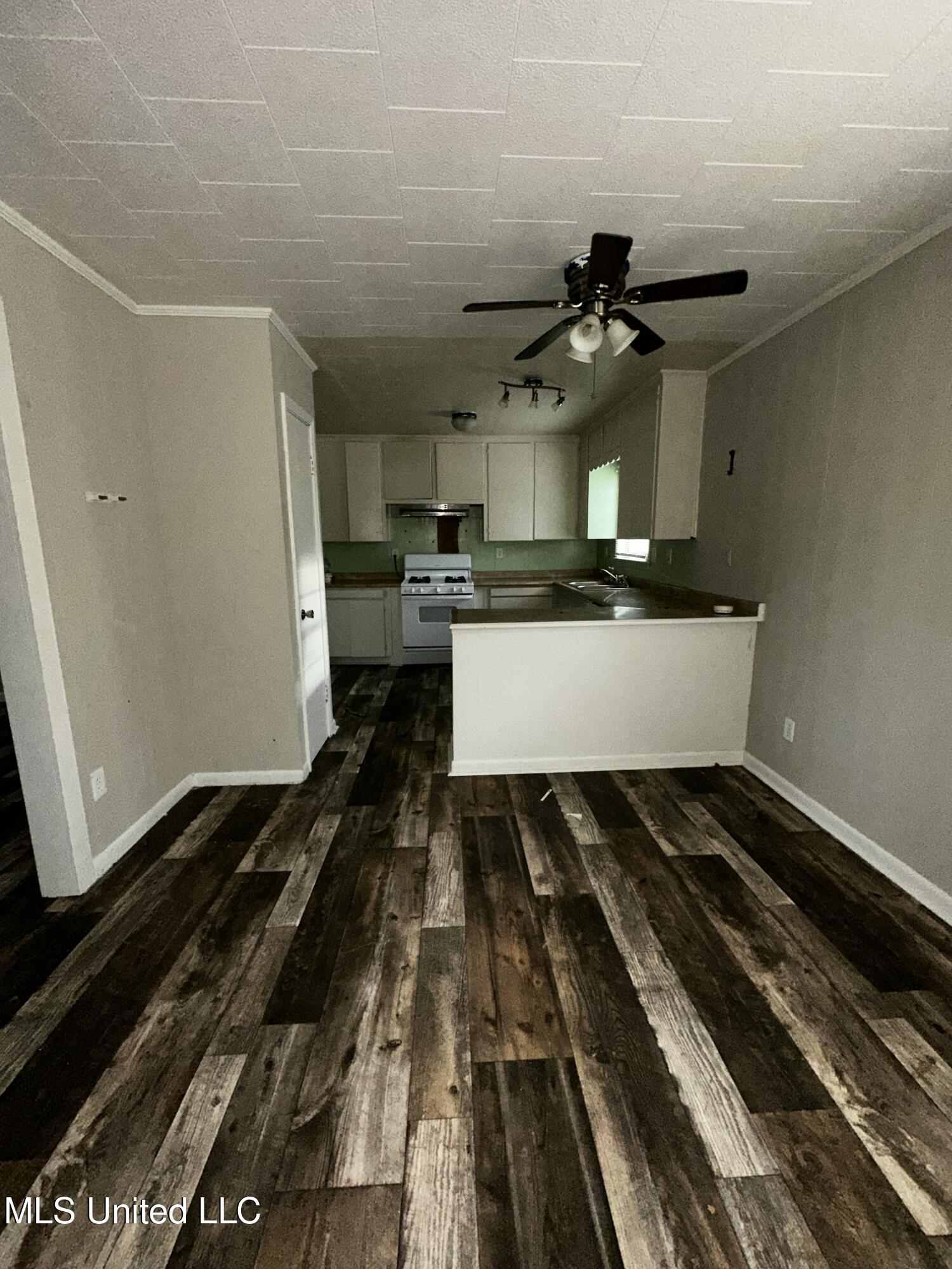 633 Jefferson Street New Hebron, MS 39140 - Photo 31 of 36 IMG_0346