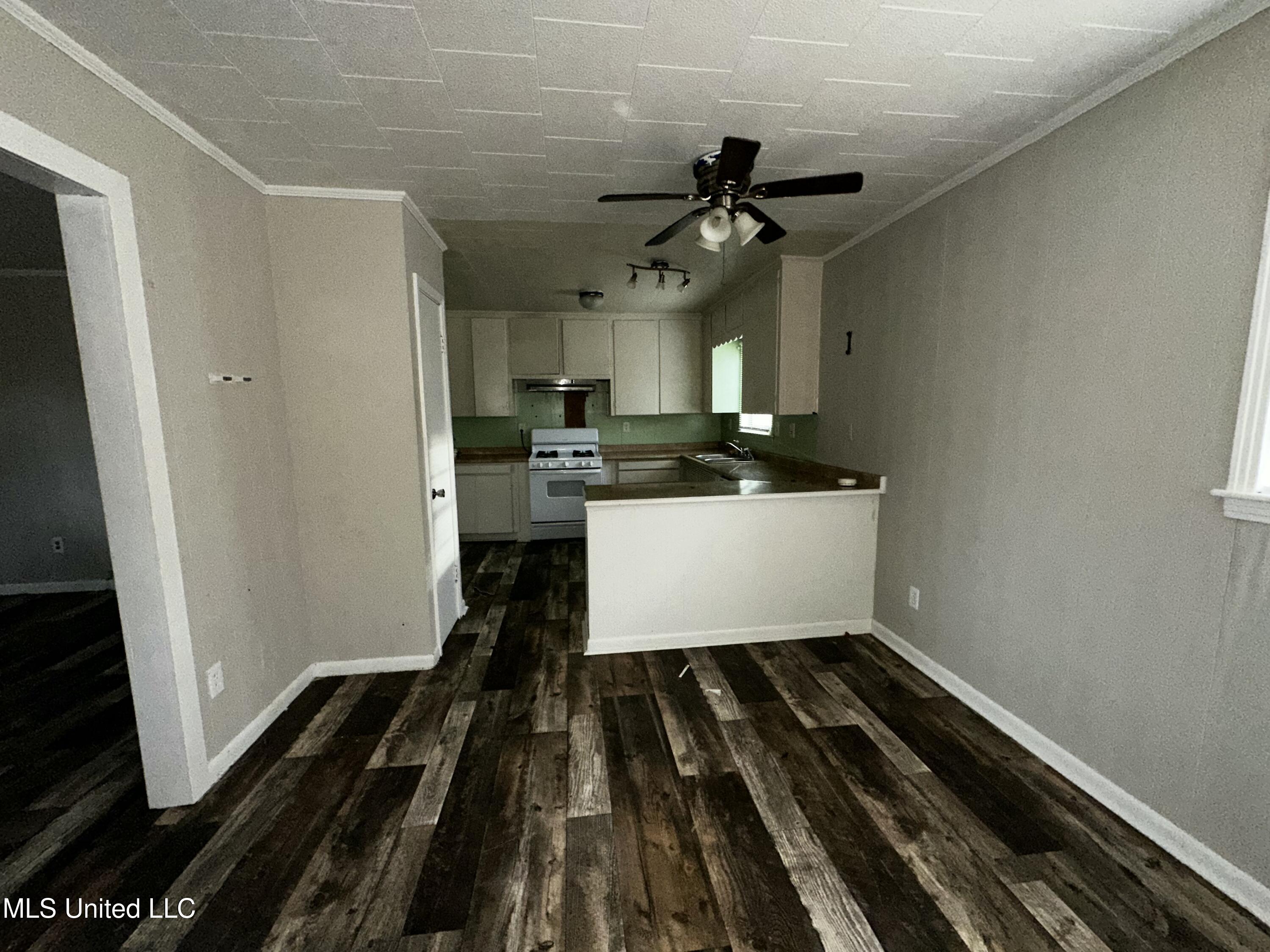 633 Jefferson Street New Hebron, MS 39140 - Photo 32 of 36 IMG_0347