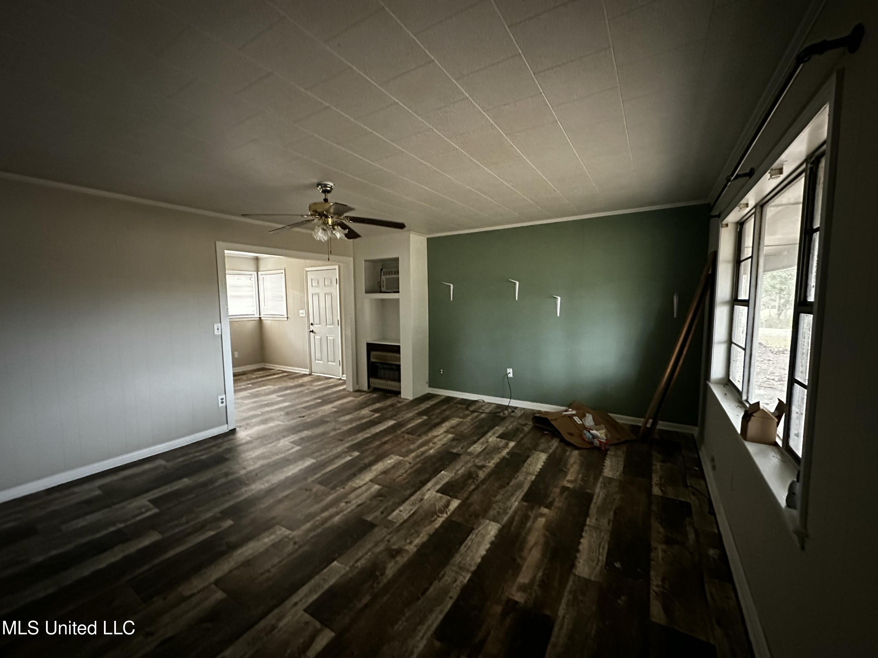 633 Jefferson Street New Hebron, MS 39140 - Photo 6 of 36 IMG_0325