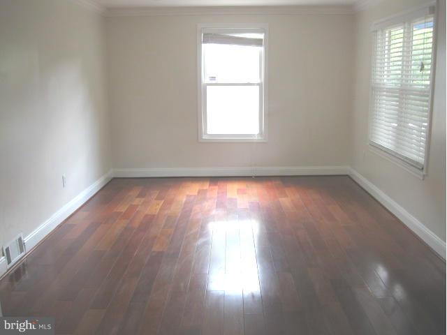 11605 Goodloe Road Silver Spring, MD 20906 - Photo 2 of 19 Living Room