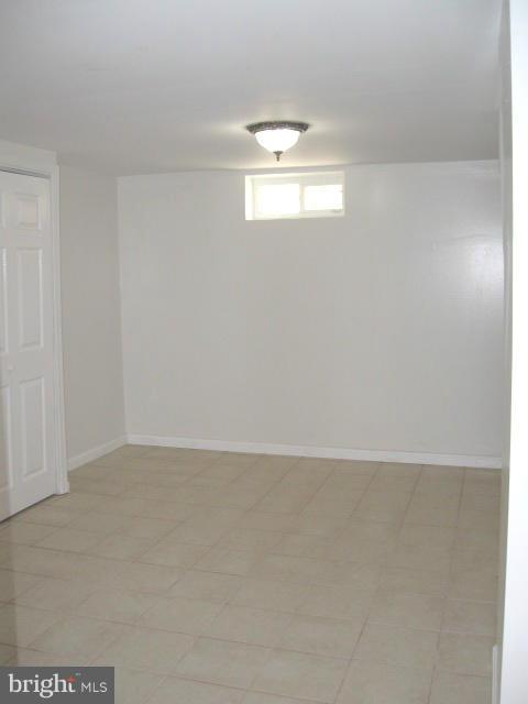 11605 Goodloe Road Silver Spring, MD 20906 - Photo 13 of 19 Family Room