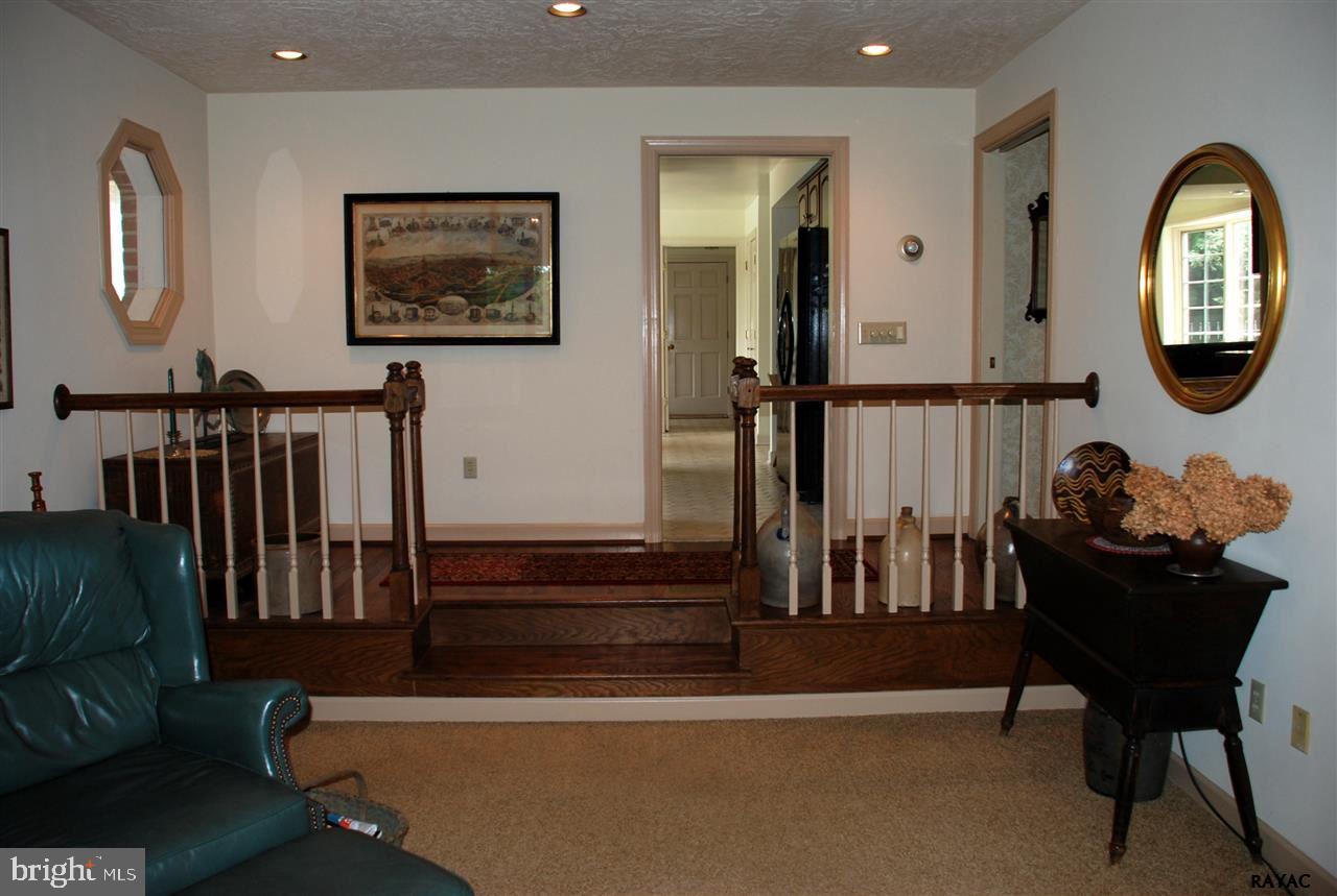 1540 Dunster Road York, PA 17403 - Photo 11 of 36 Gallery Image 11