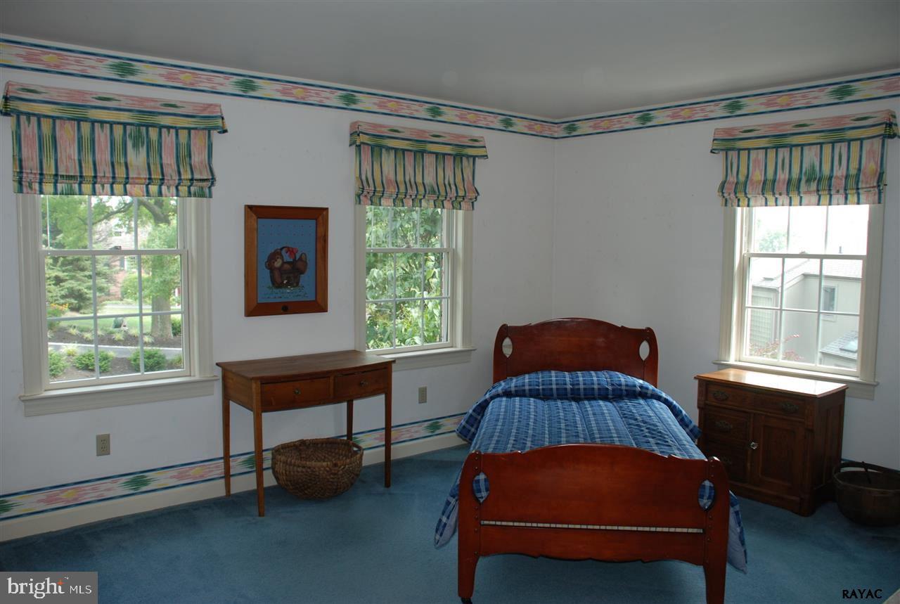 1540 Dunster Road York, PA 17403 - Photo 25 of 36 Gallery Image 25