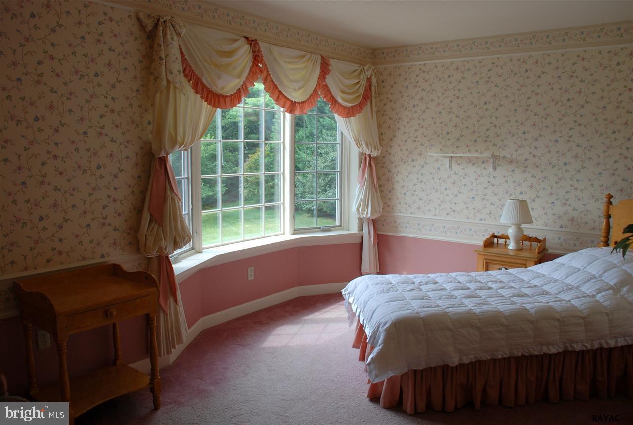 1540 Dunster Road York, PA 17403 - Photo 26 of 36 Gallery Image 26