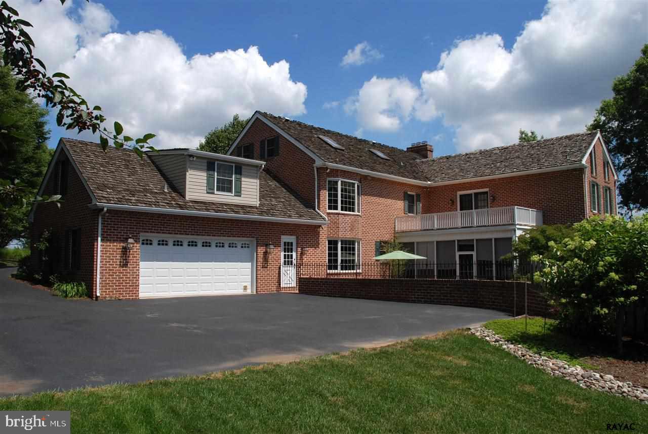1540 Dunster Road York, PA 17403 - Photo 31 of 36 Gallery Image 31