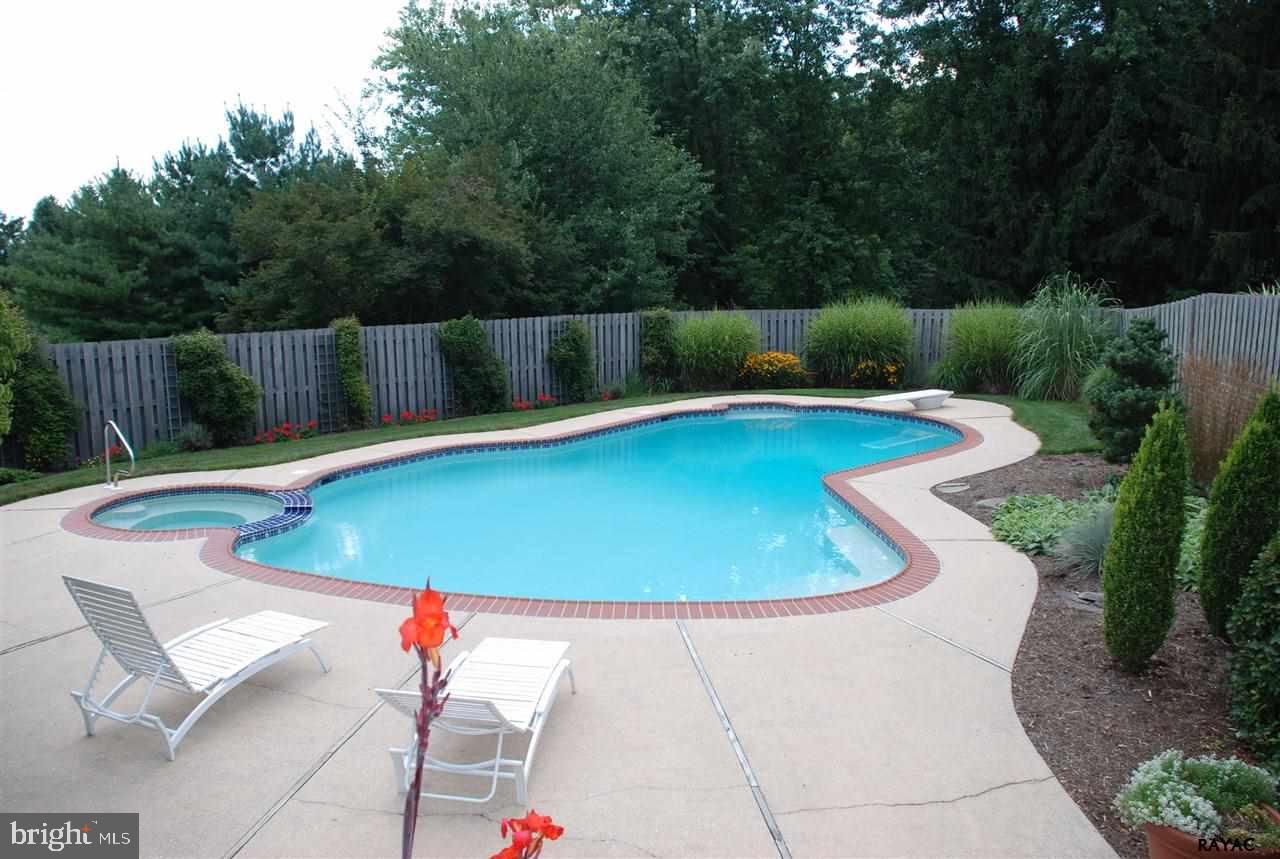1540 Dunster Road York, PA 17403 - Photo 35 of 36 Gallery Image 35