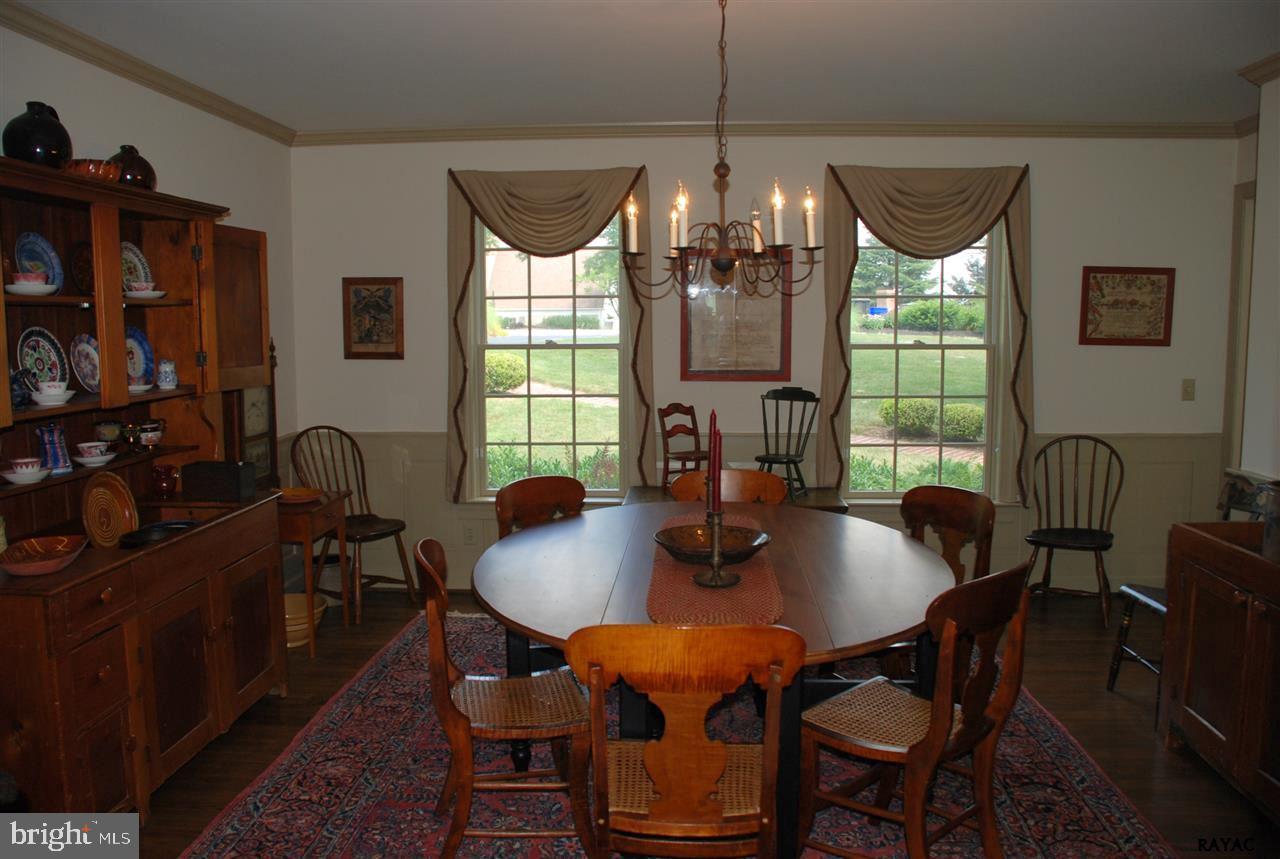 1540 Dunster Road York, PA 17403 - Photo 6 of 36 Gallery Image 6