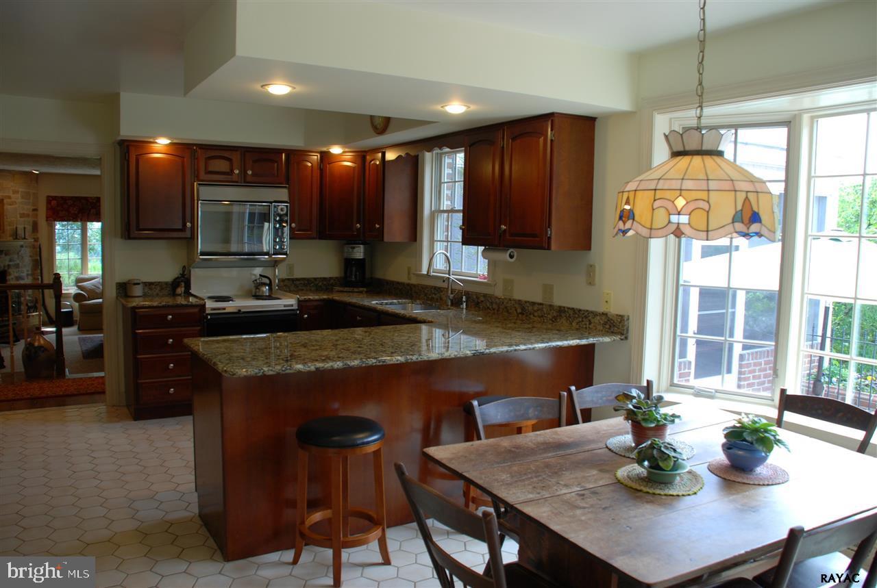 1540 Dunster Road York, PA 17403 - Photo 8 of 36 Gallery Image 8