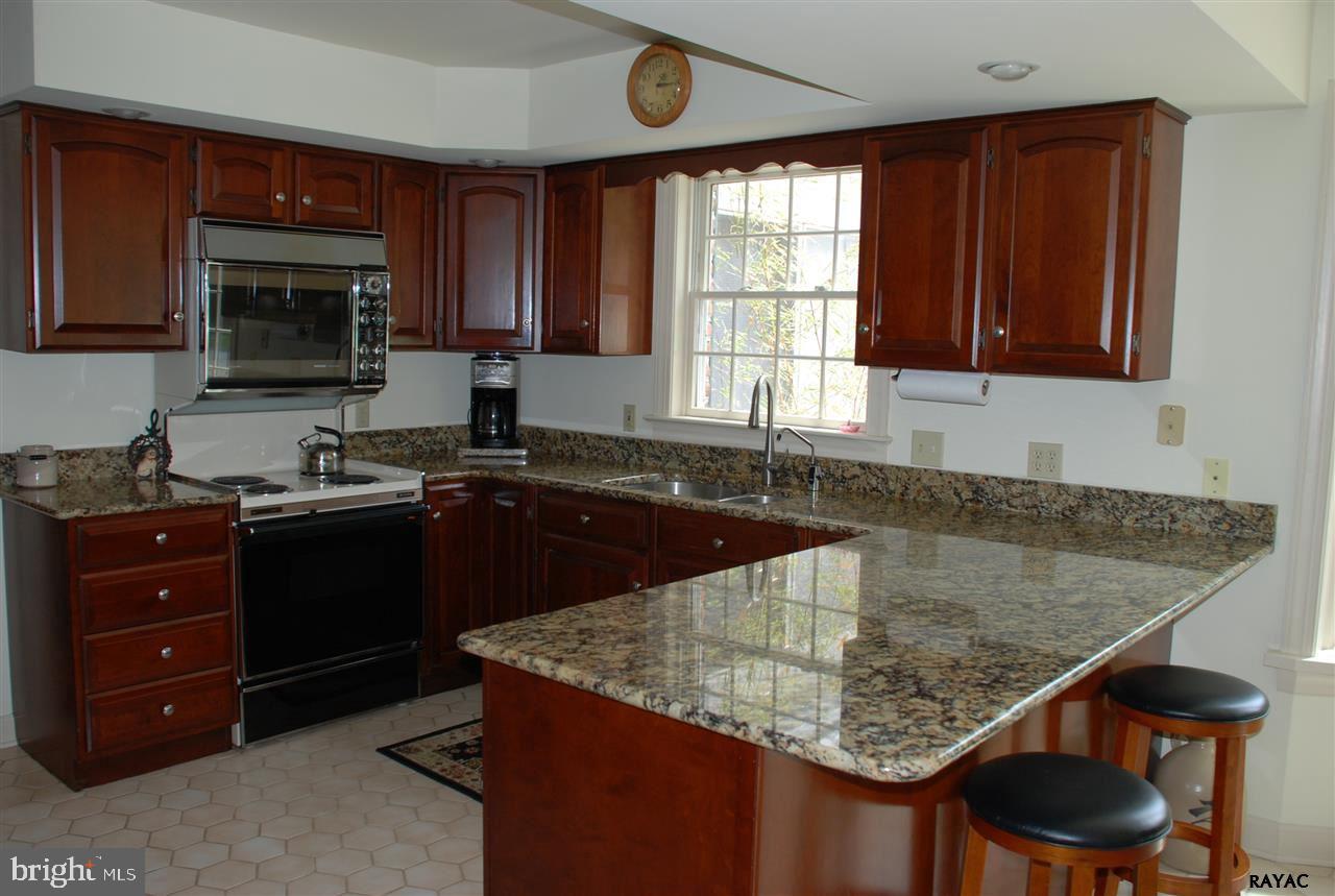 1540 Dunster Road York, PA 17403 - Photo 9 of 36 Gallery Image 9