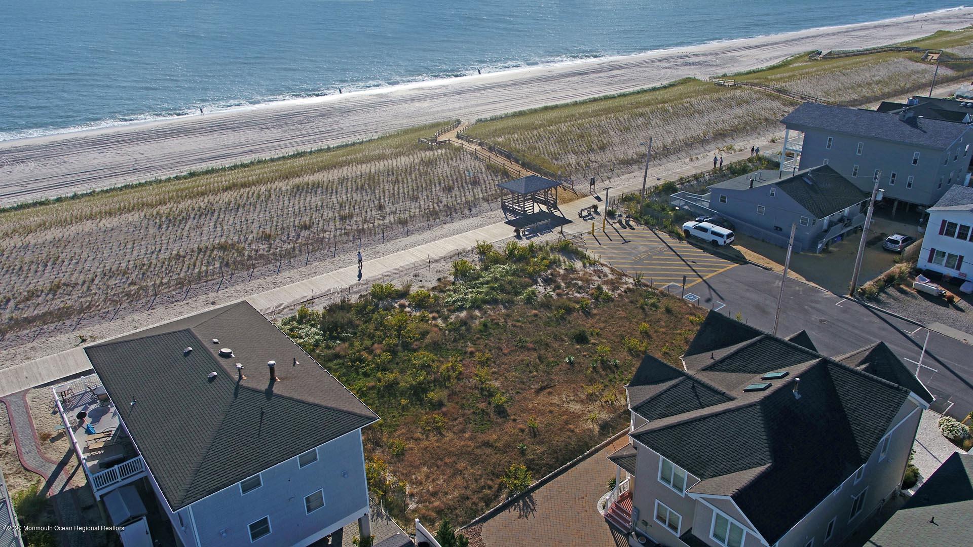 2106 Oceanfront Lavallette, NJ 08735 - Photo 12 of 17 a living room with a couch
