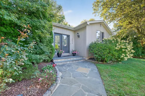 $710,000 | 2834 Hedge Street, Yorktown Heights, NY 10598