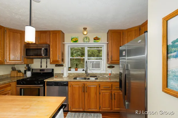 $489,900 | 1007 Orchard Avenue, South Haven, MI 49090