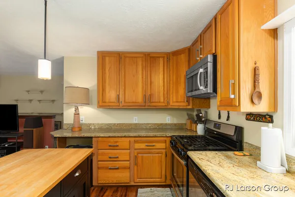 $489,900 | 1007 Orchard Avenue, South Haven, MI 49090