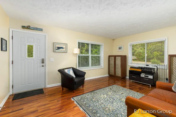 $489,900 | 1007 Orchard Avenue, South Haven, MI 49090