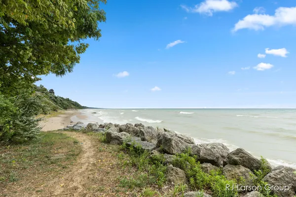 $489,900 | 1007 Orchard Avenue, South Haven, MI 49090