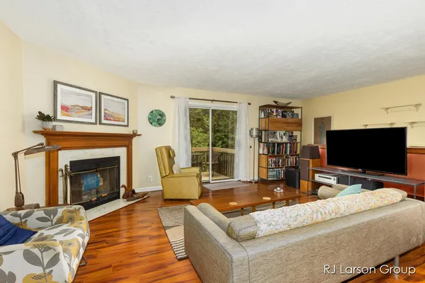 $489,900 | 1007 Orchard Avenue, South Haven, MI 49090