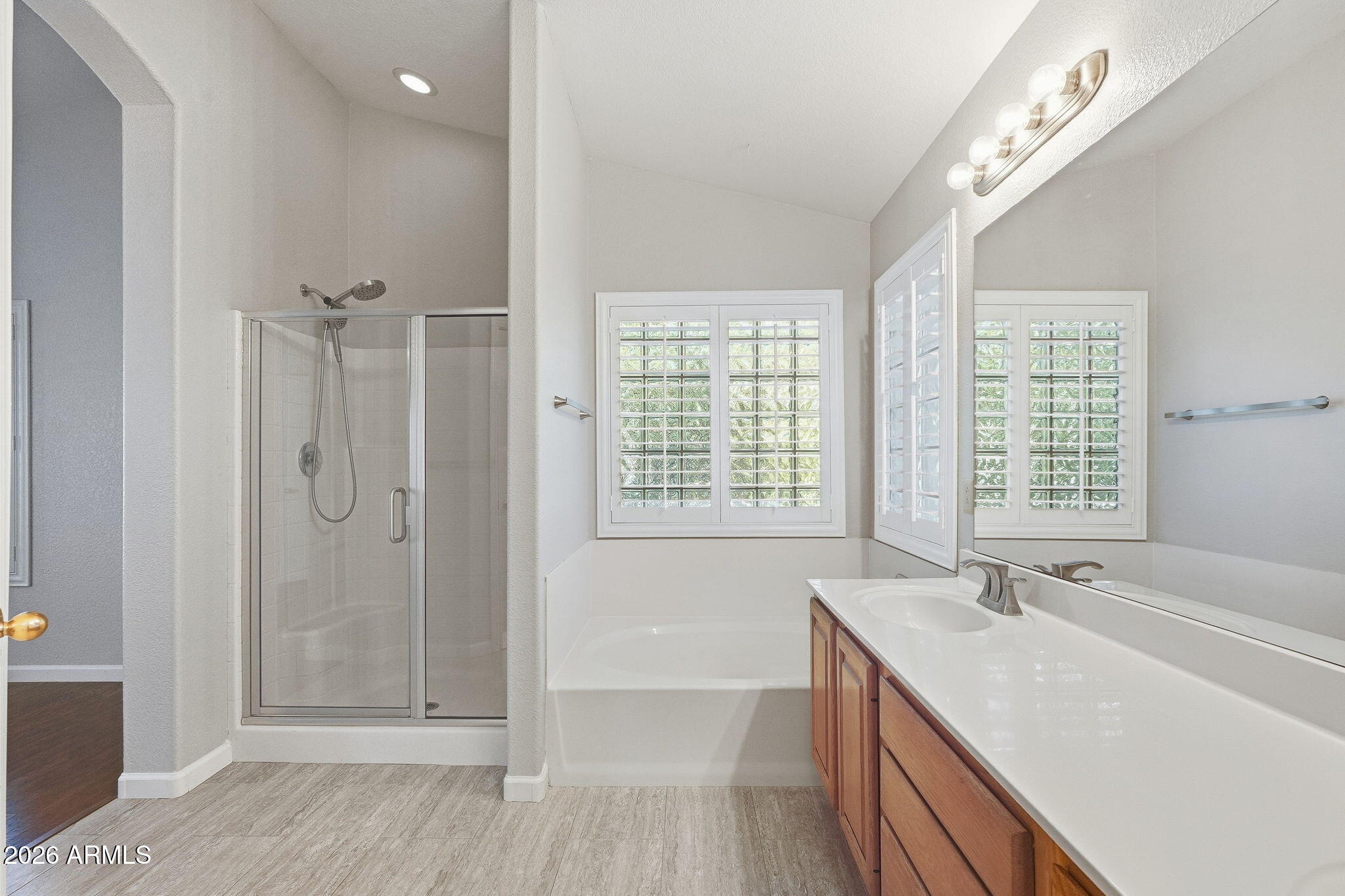 462 West Colt Road Tempe, AZ 85284 - Photo 21 of 40 Primary Bath
