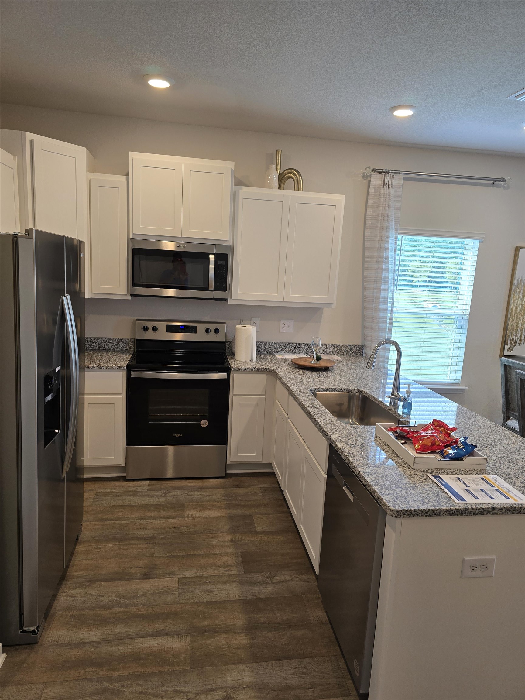 12760 Philadelphia Boulevard Daphne, AL 36527 - Photo 5 of 6 Kitchen